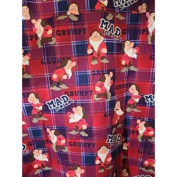 Grumpy Disney Scrubs Cherokee Tooniforms V Neck Top Snow White Men's Large NEW - Picture 6 of 6